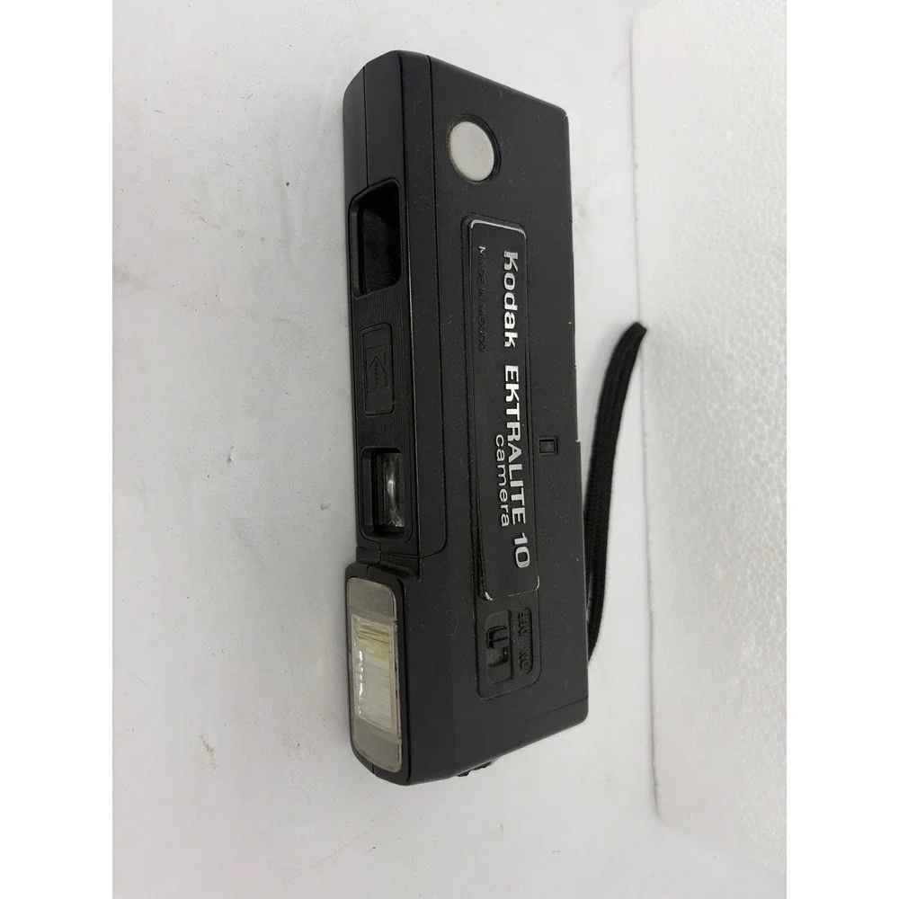 Kodak Ektralite 10 Pocket Camera Vintage 110 Film Point and Shoot‎ Black
